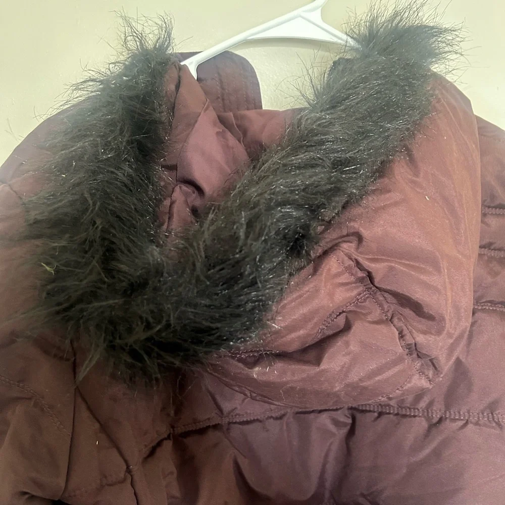 Old Navy Maroon Puffer Jacket with Faux Fur Hood | Size M | Mid-Thigh Length